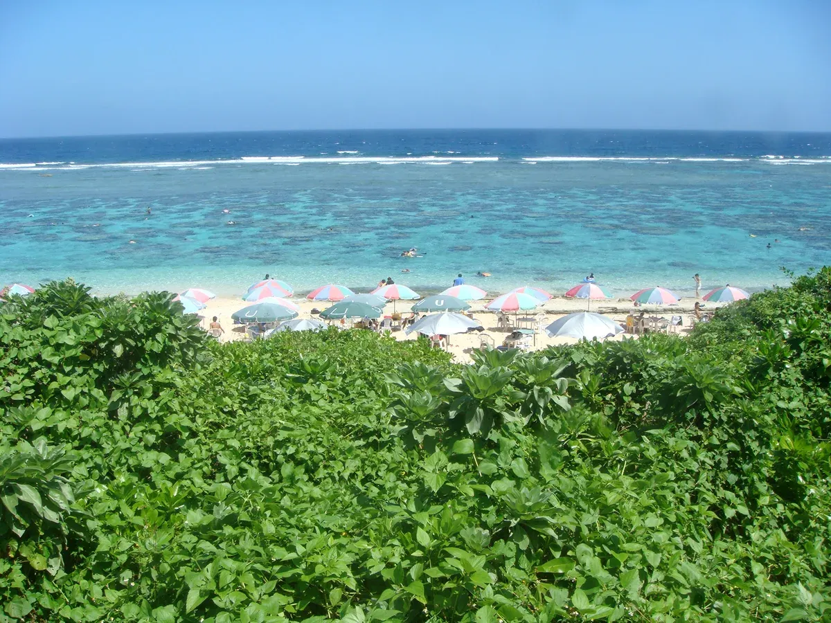 Yoshino Beach on Miyako Island, the calm snorkeling shore of a miyako island snorkeling tour